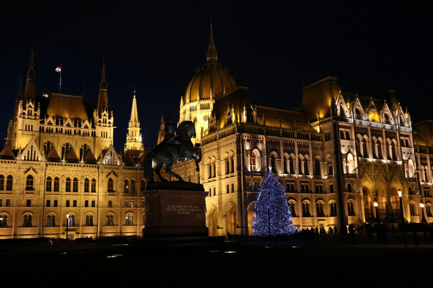 ADVENT BUDIMPEŠTA