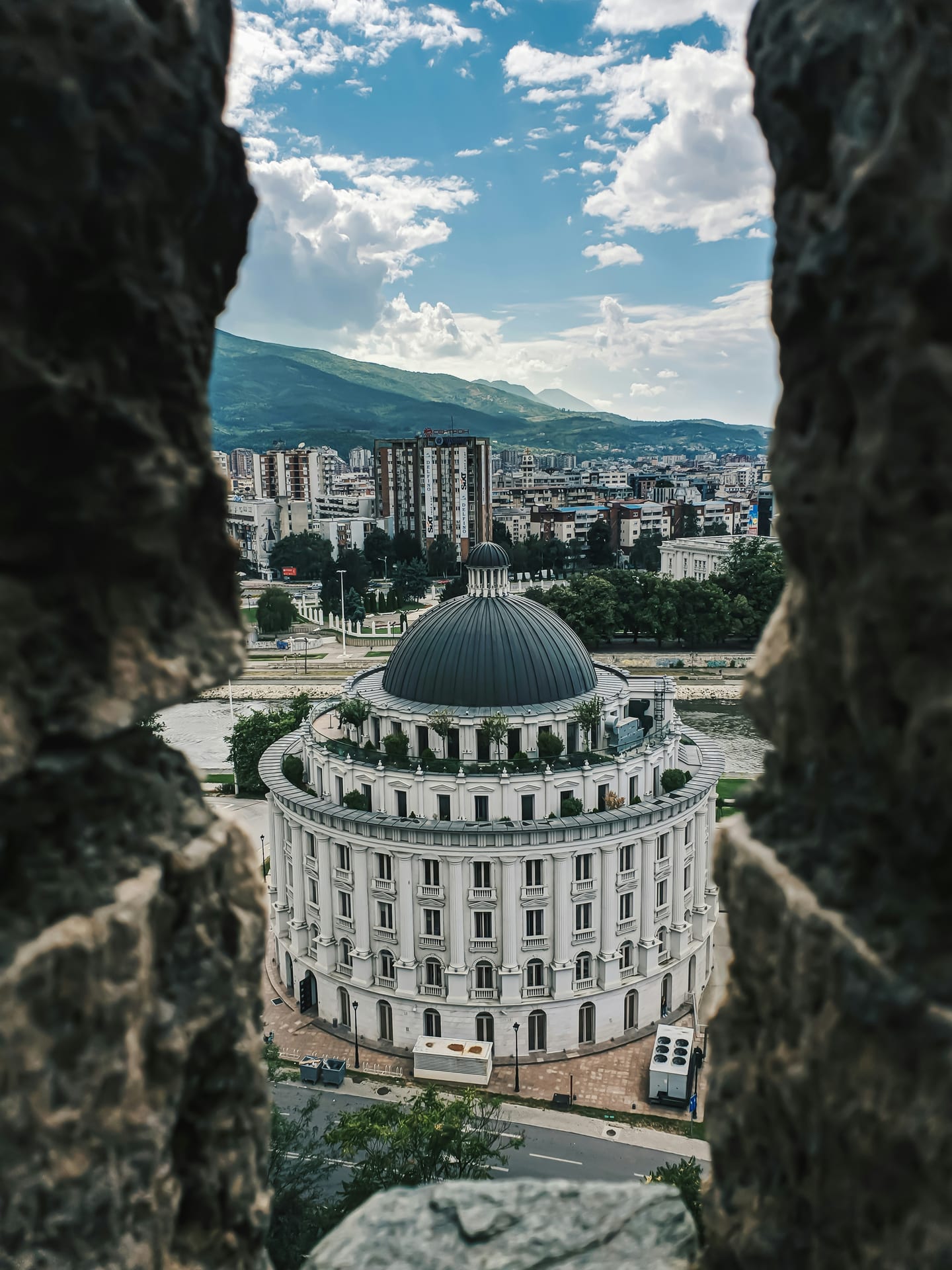 ČAROLIJA MAKEDONIJE: SKOPJE I OHRID